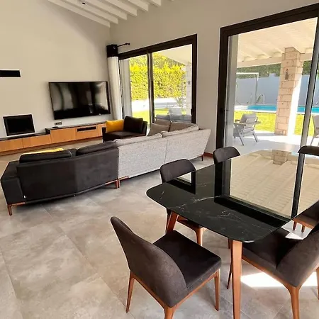 Sakin Ve Huzurlu Bir Tatil Icin… Hotel Cesme